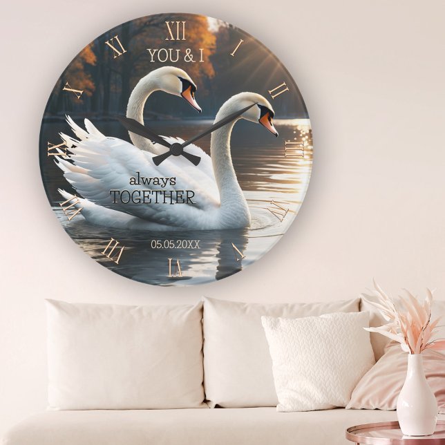 Relógio Redondo Casamento Romântico de Cisnes (Wedding wall clock featuring a painting of two swans with optional classic Roman clock numbers)