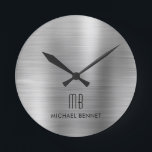 Relógio Redondo Cinzas De Prata Monogramadas Elegantes Esfregadas<br><div class="desc">Cinza De Prata Monograma Personalizada E Elegante Esmagou Relógio Redondo.</div>