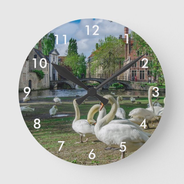 Relógio Redondo Cisnes brancas no centro de Bruges (Frente)