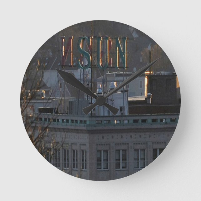 RELÓGIO REDONDO CONSTRUÇÃO DE BAIXO SOL (Frente)