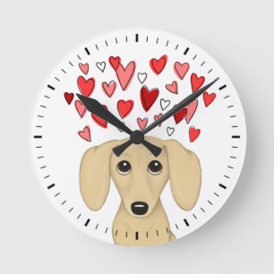 Relógio Redondo Cream Dachshund com Cão-Espanhol-Coração