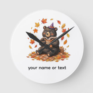 Relógio Redondo Cute Halloween Pumpkin Spice Bear Cozy Camisa de O