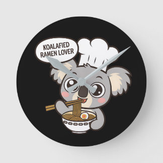 Relógio Redondo Cute Koala curtindo Ramen