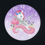 Relógio Redondo Da menina roxa da faísca do rosa do unicórnio a<br><div class="desc">Este design era art. digital embora criado. Pode ser personalizado na área fornece ou personalizando escolhendo o clique personalizar uma opção mais adicional e mudando o nome, as iniciais ou as palavras. Você pode igualmente mudar a cor de texto e denominar ou suprimir do texto para um design da imagem...</div>