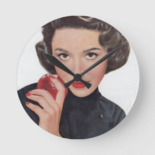 Relógio Redondo Dana Wynter com pulseira de maçã e cobra