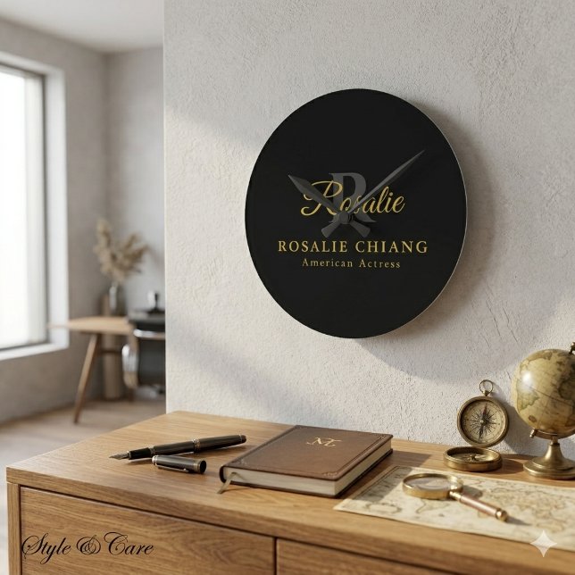 Relógio Redondo de Nome e Título Personalizado com (Custom Name & Title Round Clock with Monogram)