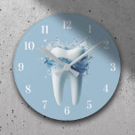 Relógio Redondo Dentista Escritório Moderno Dente e Cuidados Dentá<br><div class="desc">Dentist Office Dental Care Modern Tooth & Water Clocks.</div>
