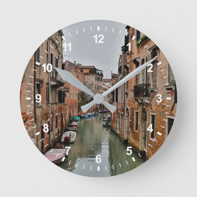 Relógio Redondo Edifícios ao longo de canais de Veneza (Frente)