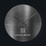 Relógio Redondo Elegante Monograma Preto Bruto Metálico<br><div class="desc">Relógio redondo preto monograma personalizado e preto escovado</div>