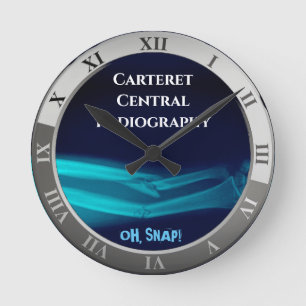 Relógio Redondo Engraçado "Oh, Encaixe" - Matriz de Arma Quebrada