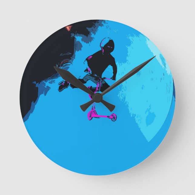 Relógio Redondo Escootering no espaço - Stunt Patinete Boy (Frente)