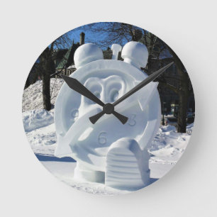 Relógio Redondo Escultura de Neve de Relógio, Quebec, Canadá