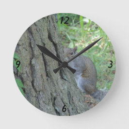 Relógio Redondo Esquilo "Peek A Boo" -