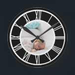 Relógio Redondo Faça sua foto com números romanos personalizados<br><div class="desc">Design Foto - Vosso relógio de parede personalizado dos números romanos de Ricaso</div>