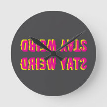 Fique estranho para trás - Amarelo preto rosa