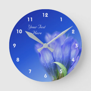 Relógio Redondo Flor azul da genciana personalizada