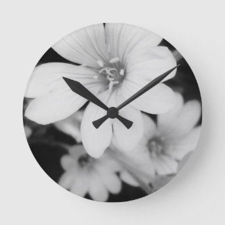 Relógio Redondo Flor preto e branco