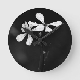 Relógio Redondo floral preto e branco mínimo