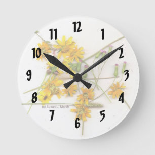 Relógio Redondo Flores silvestres dispersas em amarelo e branco