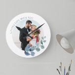 Relógio Redondo Foto De Casamento Eucalyptus Deixa Quadro Botânico<br><div class="desc">Relógio de fotos com texto personalizado que você pode personalizar para qualquer pessoa ou qualquer ocasião. O modelo de fotografia está configurado para adicionar a sua imagem, que é apresentada em forma redonda. Esta elegante e simples design tem uma foto-quadro botânica com folhas poeirentas de cor azul e verde de...</div>