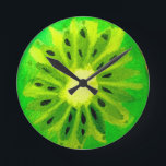 Relógio Redondo fruta de água original brilhante do kiwi pop art<br><div class="desc">Uma fatia vibrante e colorida de fruta kiwi de uma pintura original do artista Sacha Grossel. Esta grande fruta do estilo pop é verde e muito brilhante e colorida contra um fundo amarelo personalizável. Quirky e original.</div>