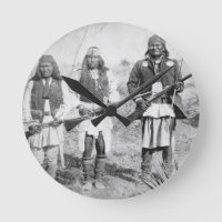 Geronimo e três de seus guerreiros de Apache, 1886