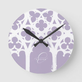 Relógio Redondo Lavanda de Caligrafia Gótica Minimalista