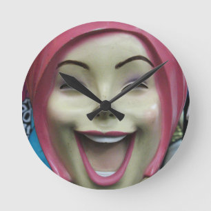 Relógio Redondo Mad Laughing Mannequin ~ Uncanny Valley Girl
