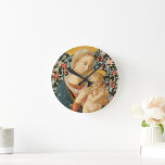 Relógio Redondo Madonna e Criança Jesus Virgem Mary Vintage Art<br><div class="desc">Personalizado, personalizado, vintage belas artes / cristão / cristão / cristão / amante religioso artístico de alta qualidade Grau A, com uma linda e detalhada temperatura de vintage na pintura poplar, por um artista anônimo, de Madonna / Virgem Maria e Criança Jesus. O relógio apresenta texto em um elegante script...</div>