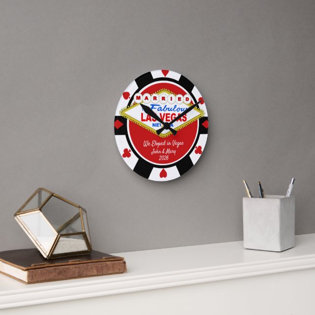 Relógio Redondo Married in Vegas Poker Chip Look Wall Clock (Escritório)