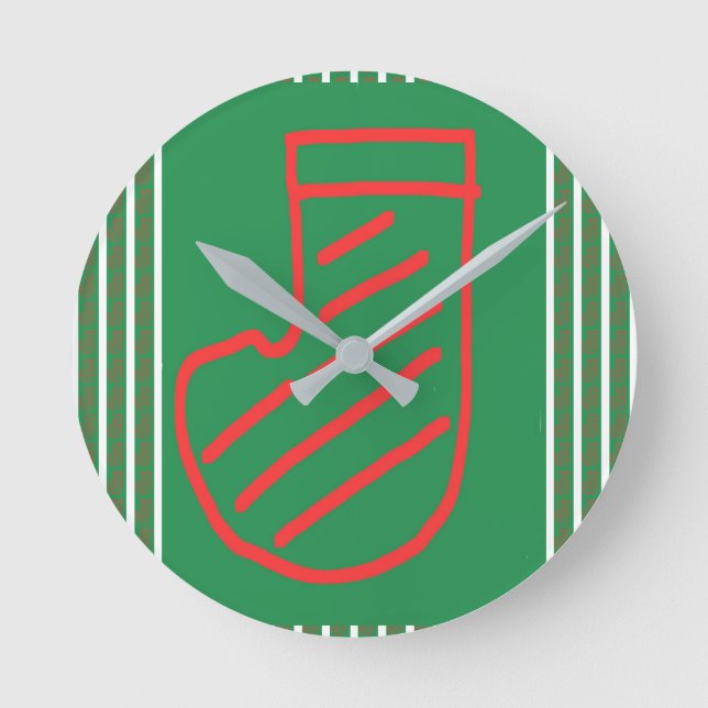 Relógio Redondo Meia de Natal Vermelha Verde sobre Verde (Frente)