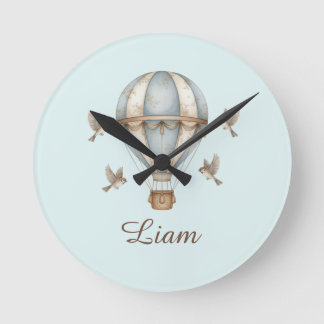 Relógio Redondo Nome de Menino Personalizado Aquarela Balão Vintag