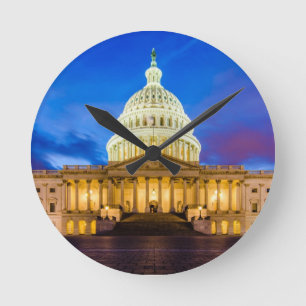 Relógio Redondo O Capitólio dos Estados Unidos na hora azul
