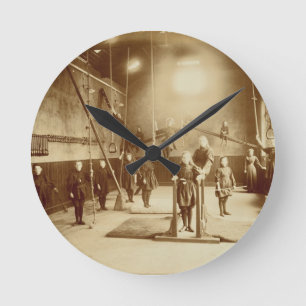 Relógio Redondo O ginásio da menina na instituição surda e muda,