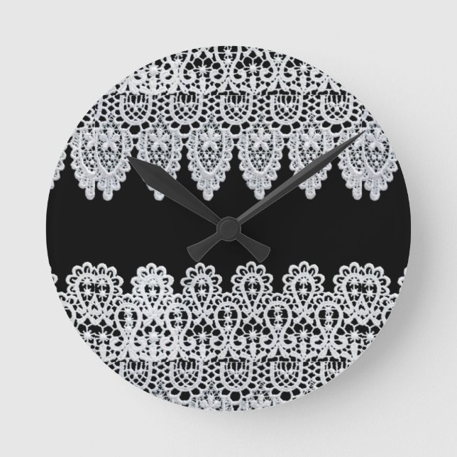 Relógio Redondo O laço branco forma uma beira delicada contra o (Frente)