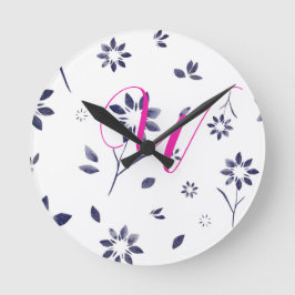 Relógio Redondo Padrão Floral de Cor de Água Azul Monograma