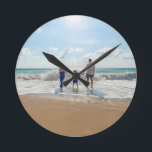 Relógio Redondo Personalizado Personalizado Duplo Lado Personaliza<br><div class="desc">Relógio redondo personalizado de lado duplo personalizado</div>