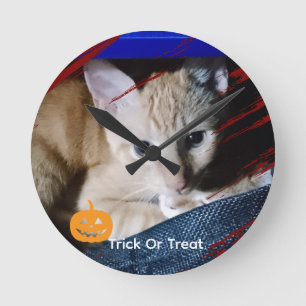 Relógio Redondo Personalizar texto de foto de gato de Halloween