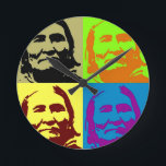 Relógio Redondo Pop Art Freedom Fighter Geronimo<br><div class="desc">Estilo de Arte pop Icônico Imagens Históricas Pessoas - Guerreiro da Liberdade - Chefe de Arte Gerônimo</div>