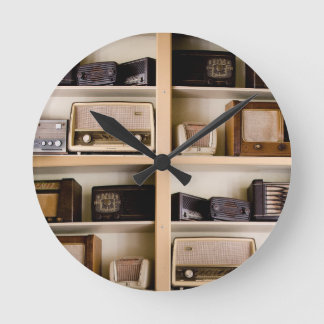 Relógio Redondo Rádios velhos dos anos 50 do vintage em