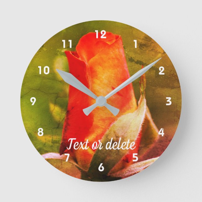 Relógio Redondo Red Rosebud Close Up Abstrato Personalizado (Frente)
