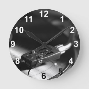 Relógio Redondo Relógio: Registro de Vinilo em um Turntable. Tema