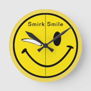 Relógio Redondo Smirk Smile