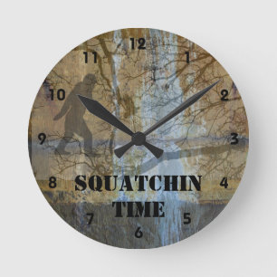 Relógio Redondo Tempo de Squatchin