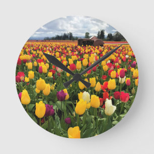 Relógio Redondo Tulip Field com Old Trator, Oregon