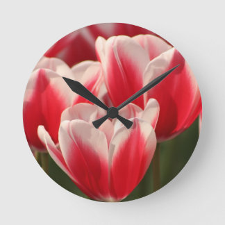 Relógio Redondo Tulipas brancas e vermelhas