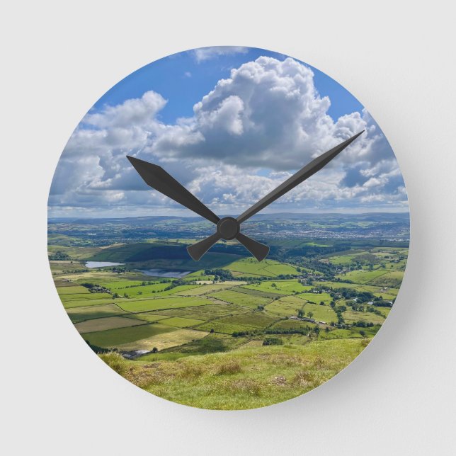Relógio Redondo Vista pacífica de Pendle Hill.. (Frente)
