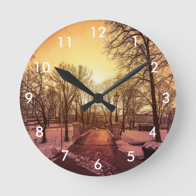 Relógio Redondo Vista panorâmica do parque de neve durante o pôr d (Frente)