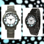 Relógio Retro Moderno Pontos Polka Azul Branco e Preto<br><div class="desc">Personalize este moderno e divertido relógio poka-dots estilo retro com estilo polka-dots com um Nome ou seu próprio texto dentro desta borda de círculos de gradiente azul e branco turquesa preto. Esta imagem é uma fotografia original de JLW_PHOTOGRAPHY.</div>