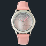 Relógio Rosa Dourado - Monograma de prata rosa-claro<br><div class="desc">Rosa Dourado - Folha cor-de-rosa e folha de folhas esmeriladas metálicas com brilho esmagado monograma de metal, relógio de nome. Isto faz o doce e perfeito aniversário de 16 anos, casamento, chá de panela, aniversário, chá de fraldas ou festa de solteira presente para alguém que ama luxo de luxo e...</div>